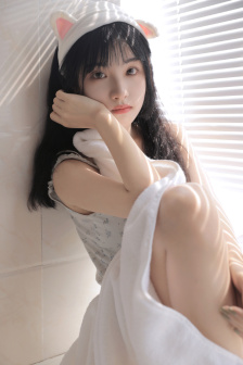 年轻漂亮的邻居